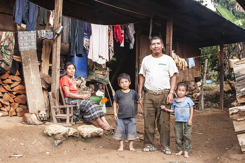 Une famille indigène au Guatemala. Willemjan Vandenplas